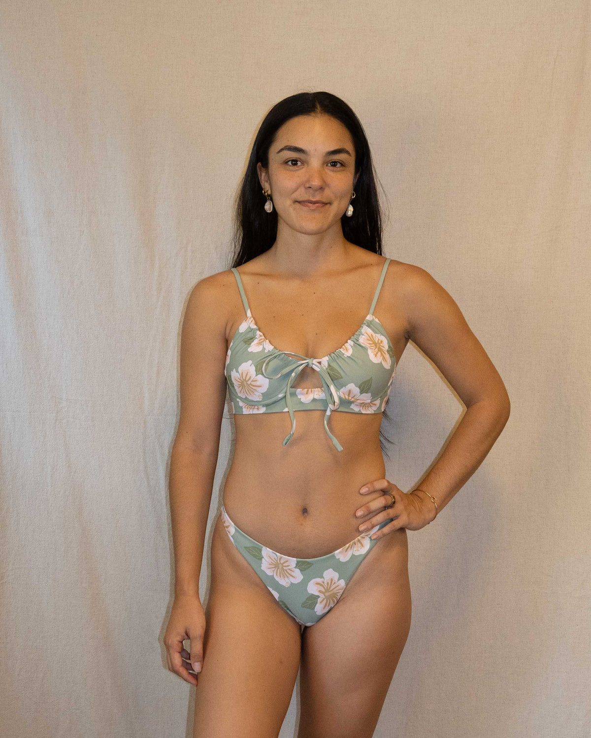Solana Top - Hibiscus